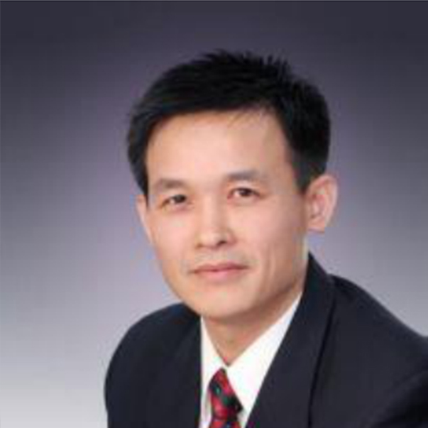 侯 东